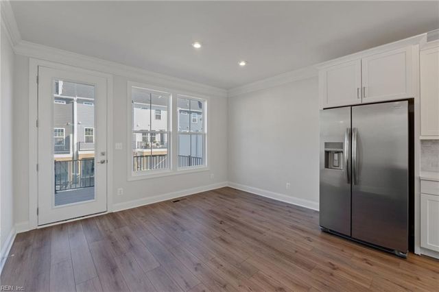 8 Bracewell LN, Yorktown, VA 23692