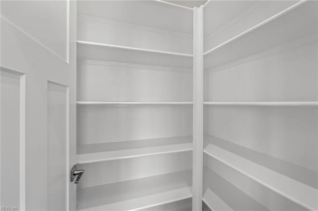 8 Bracewell LN, Yorktown, VA 23692