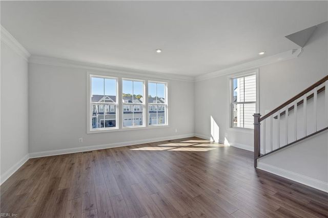 8 Bracewell LN, Yorktown, VA 23692