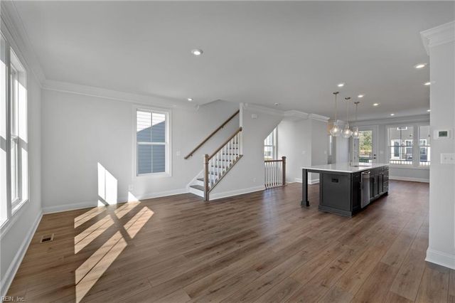 8 Bracewell LN, Yorktown, VA 23692