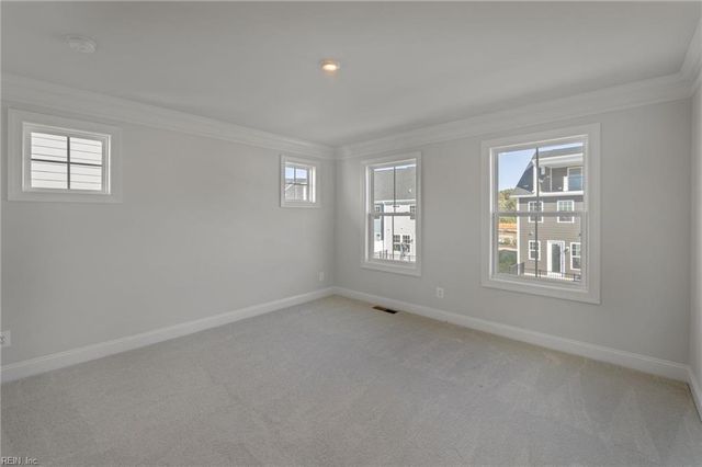 8 Bracewell LN, Yorktown, VA 23692