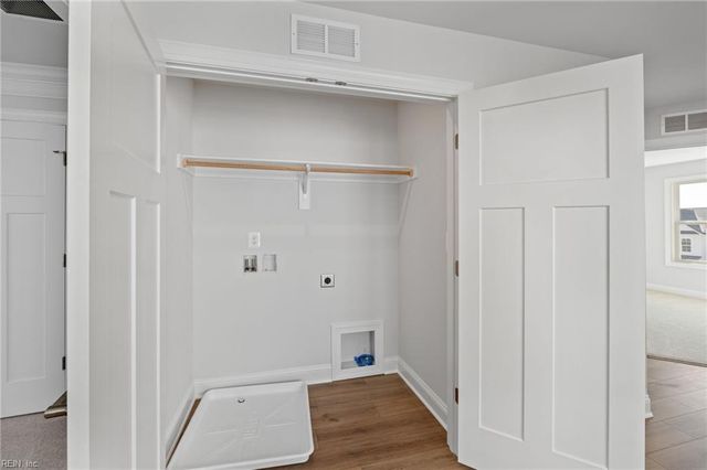 8 Bracewell LN, Yorktown, VA 23692