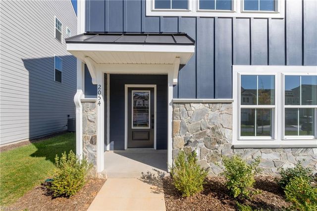 8 Bracewell LN, Yorktown, VA 23692