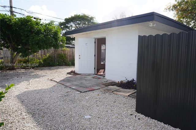 1106 NW 11th Ct 2, Fort Lauderdale, FL 33311