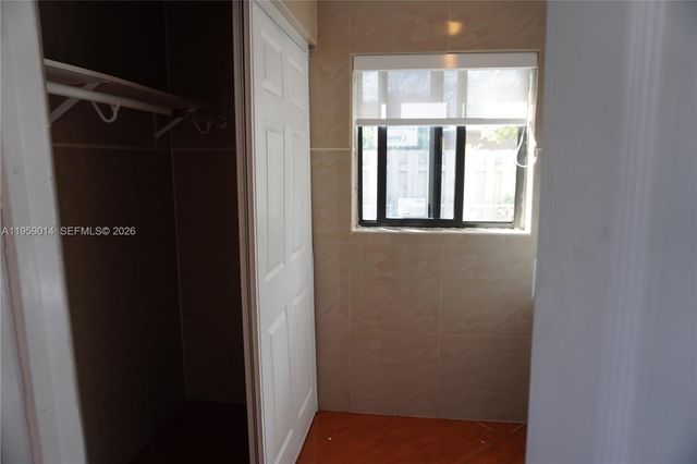 1106 NW 11th Ct 2, Fort Lauderdale, FL 33311