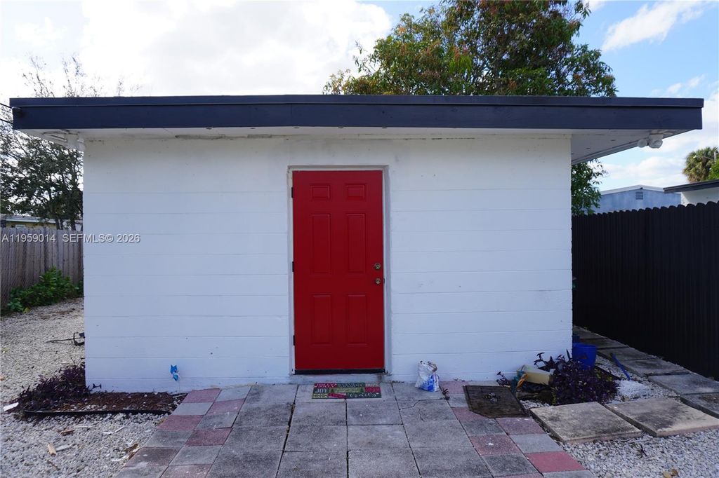 1106 NW 11th Ct 2, Fort Lauderdale, FL 33311