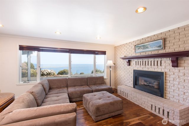 410 S E Street, Port Angeles, WA 98363