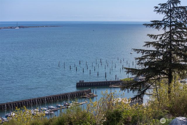 410 S E Street, Port Angeles, WA 98363