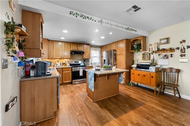 2038 E Avenue R12, Palmdale, CA 93550