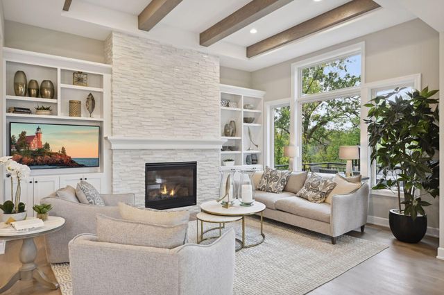 7 Pondview Trail, North Oaks, MN 55127