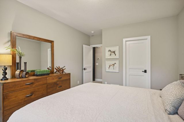 7 Pondview Trail, North Oaks, MN 55127