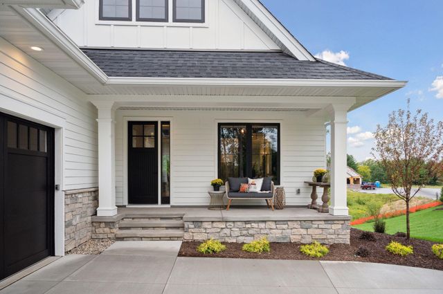 7 Pondview Trail, North Oaks, MN 55127