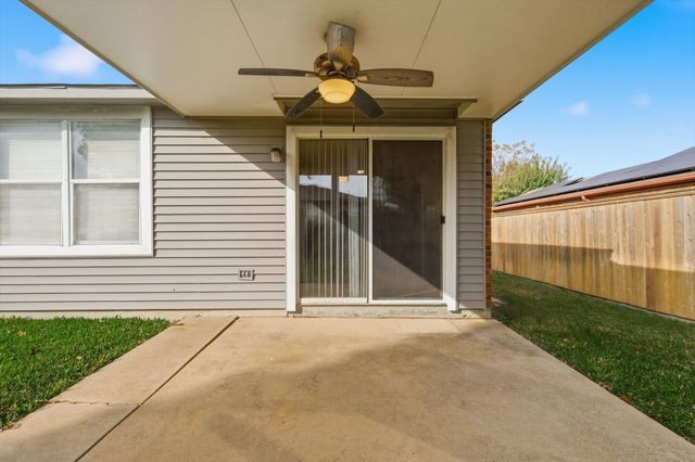 1512 Columbia Drive, Glenn Heights, TX 75154