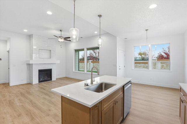 1109 - Unit 22 N Country Club Dr, Deer Park, WA 99006