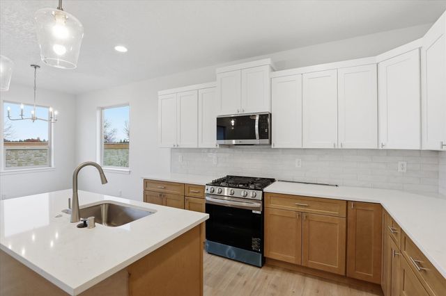 1109 - Unit 22 N Country Club Dr, Deer Park, WA 99006