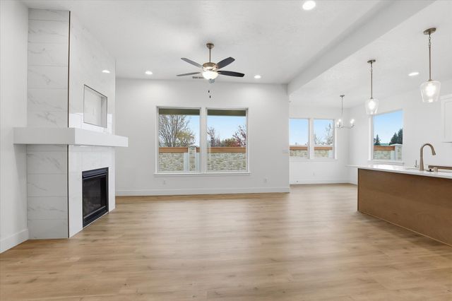 1109 - Unit 22 N Country Club Dr, Deer Park, WA 99006