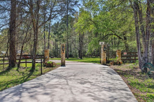 250 Critter Creek Road, Coldspring, TX 77331