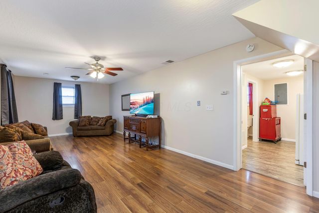 5220 Edgeview Road, Columbus, OH 43207