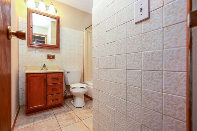 5220 Edgeview Road, Columbus, OH 43207