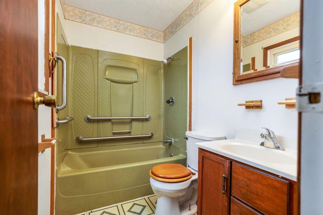 5220 Edgeview Road, Columbus, OH 43207