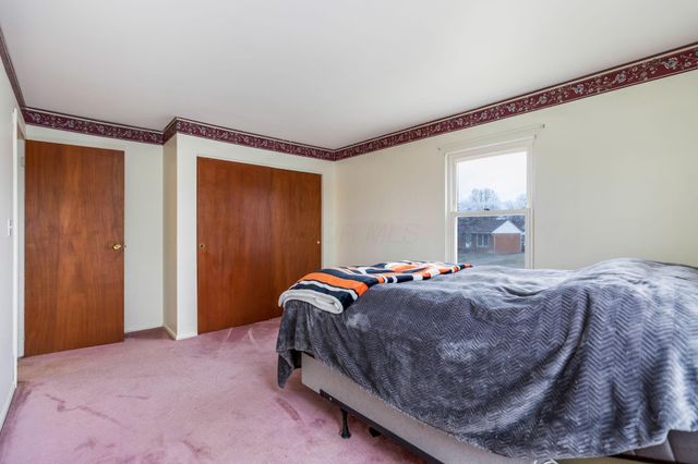 5220 Edgeview Road, Columbus, OH 43207