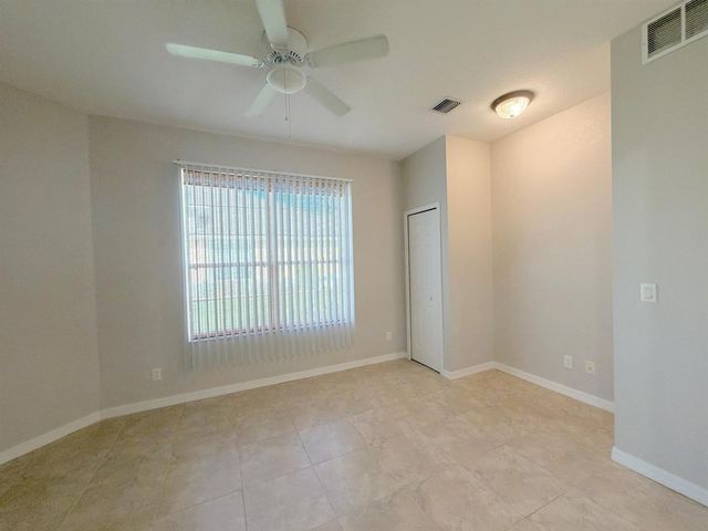 434 N Tangerine Square SW, Vero Beach, FL 32968