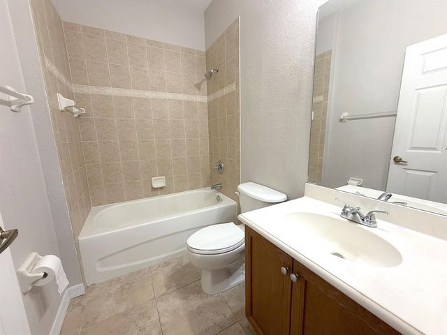 434 N Tangerine Square SW, Vero Beach, FL 32968
