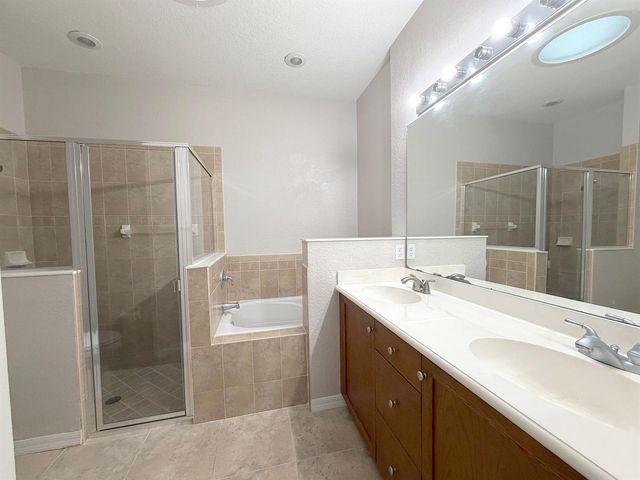 434 N Tangerine Square SW, Vero Beach, FL 32968