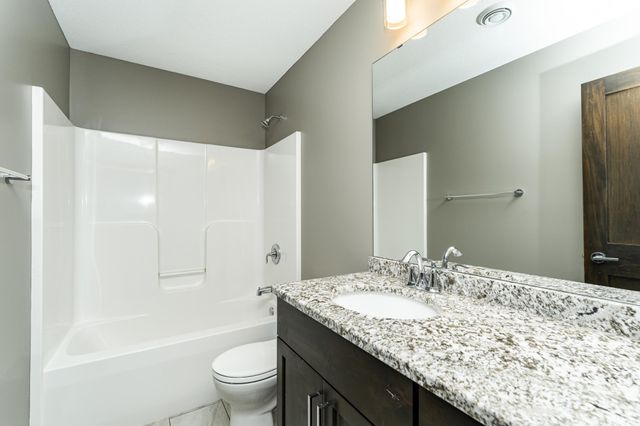 3346 Ridgeline Drive SE, Rochester, MN 55904