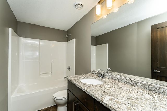 3346 Ridgeline Drive SE, Rochester, MN 55904