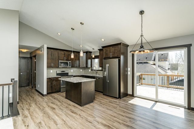 3346 Ridgeline Drive SE, Rochester, MN 55904