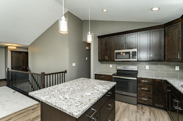 3346 Ridgeline Drive SE, Rochester, MN 55904