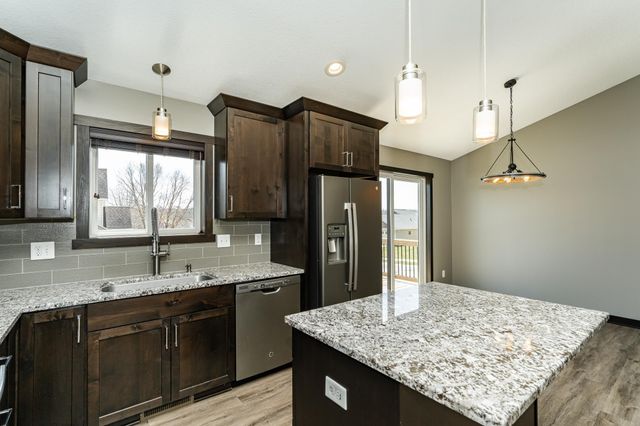 3346 Ridgeline Drive SE, Rochester, MN 55904