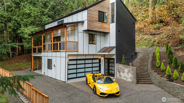 24926 SE Mirrormont Boulevard, Issaquah, WA 98027