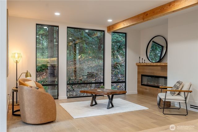 24926 SE Mirrormont Boulevard, Issaquah, WA 98027