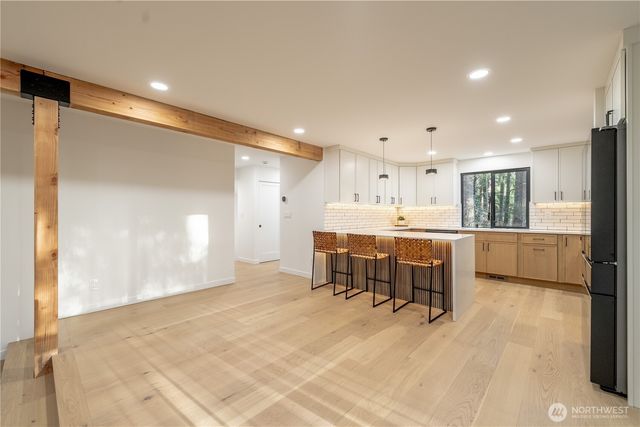 24926 SE Mirrormont Boulevard, Issaquah, WA 98027