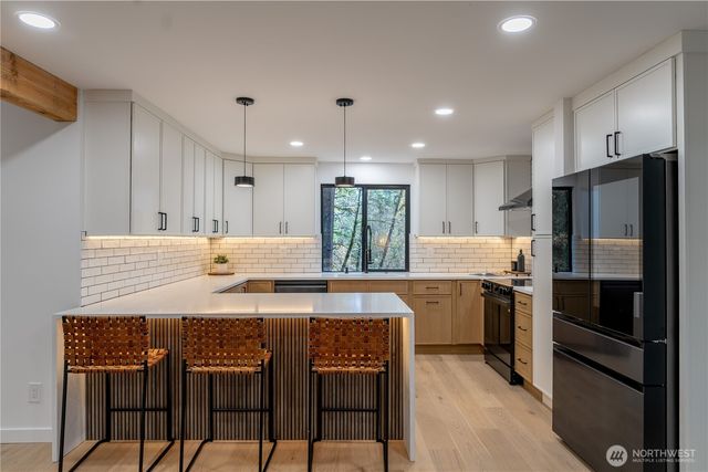 24926 SE Mirrormont Boulevard, Issaquah, WA 98027