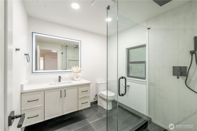 24926 SE Mirrormont Boulevard, Issaquah, WA 98027