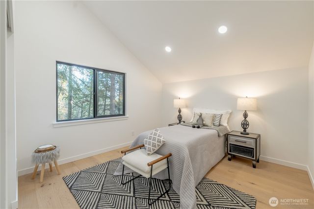 24926 SE Mirrormont Boulevard, Issaquah, WA 98027