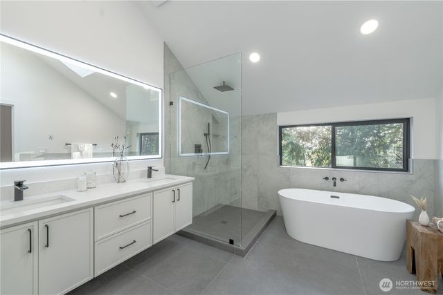 24926 SE Mirrormont Boulevard, Issaquah, WA 98027