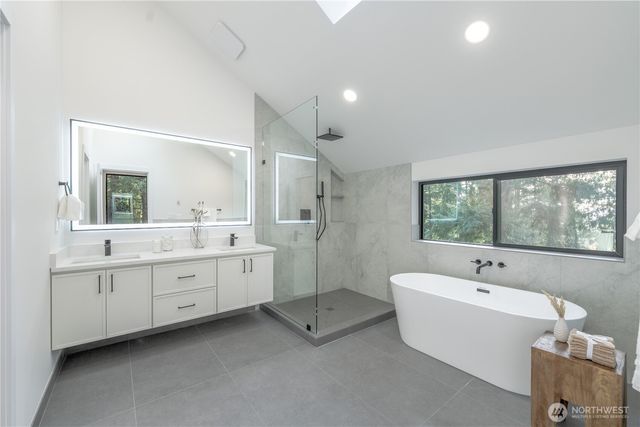 24926 SE Mirrormont Boulevard, Issaquah, WA 98027