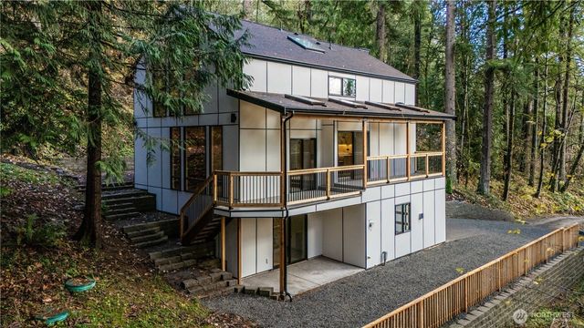 24926 SE Mirrormont Boulevard, Issaquah, WA 98027