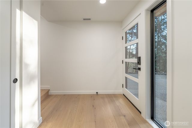 24926 SE Mirrormont Boulevard, Issaquah, WA 98027