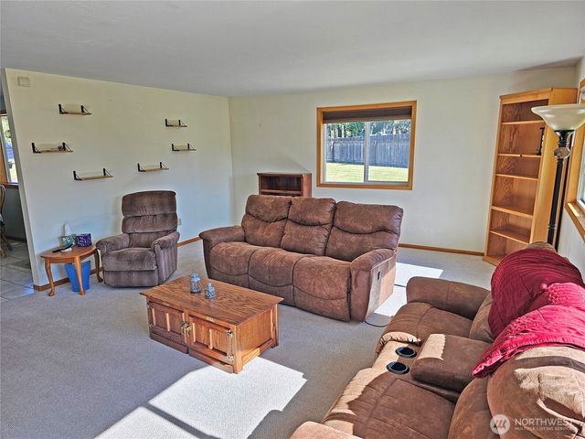 17103 Camas Run Lane SW, Rochester, WA 98579
