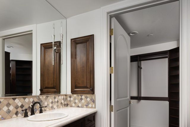 2402 E Esplanade Lane Unit 902, Phoenix, AZ 85016