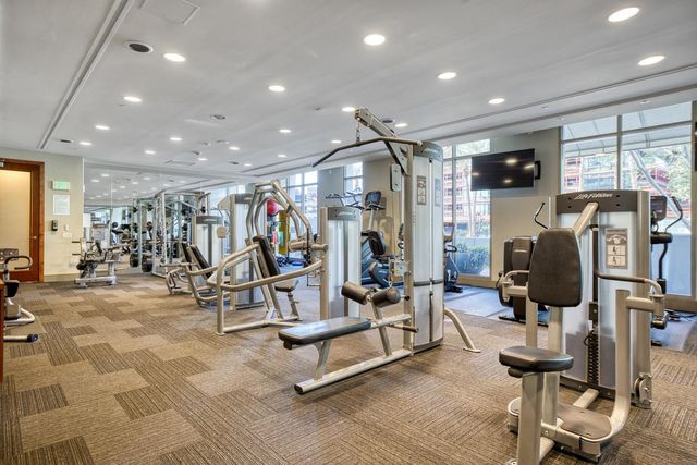 2402 E Esplanade Lane Unit 902, Phoenix, AZ 85016