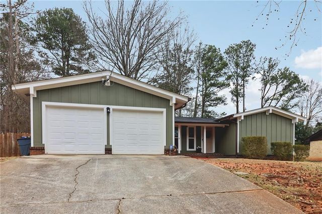 152 Club Circle, Stockbridge, GA 30281