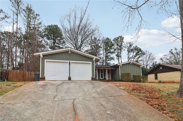152 Club Circle, Stockbridge, GA 30281