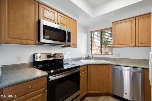 7008 E Gold Dust Avenue 103, Paradise Valley, AZ 85253
