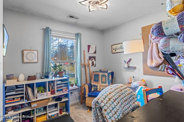 4012 Cedarway Ct, Louisville, KY 40229